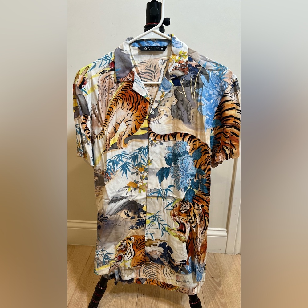 Zara Tiger Print Button Up Shirt Relaxed Fit